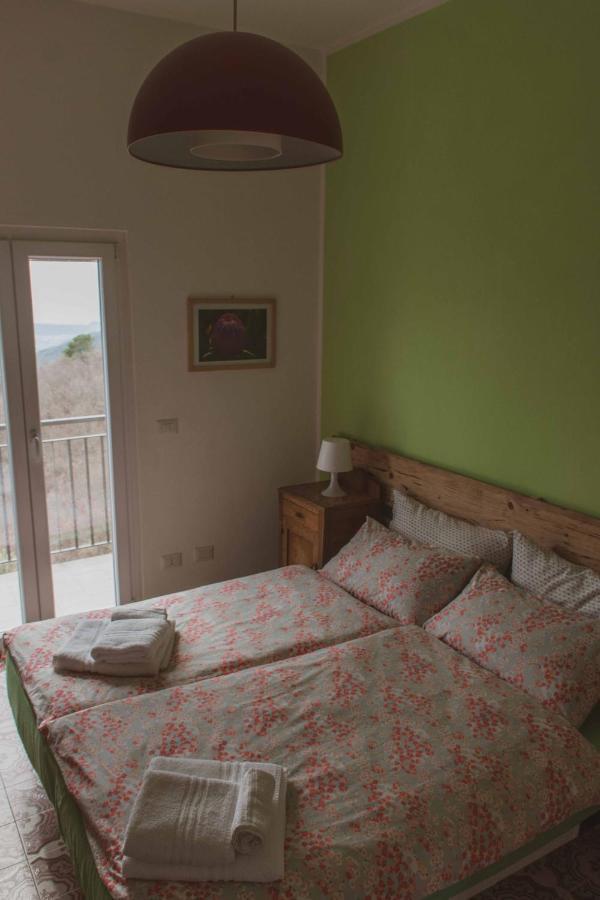 Bed And Breakfast Humus Sapiens Castiglione Chiavarese Eksteriør billede
